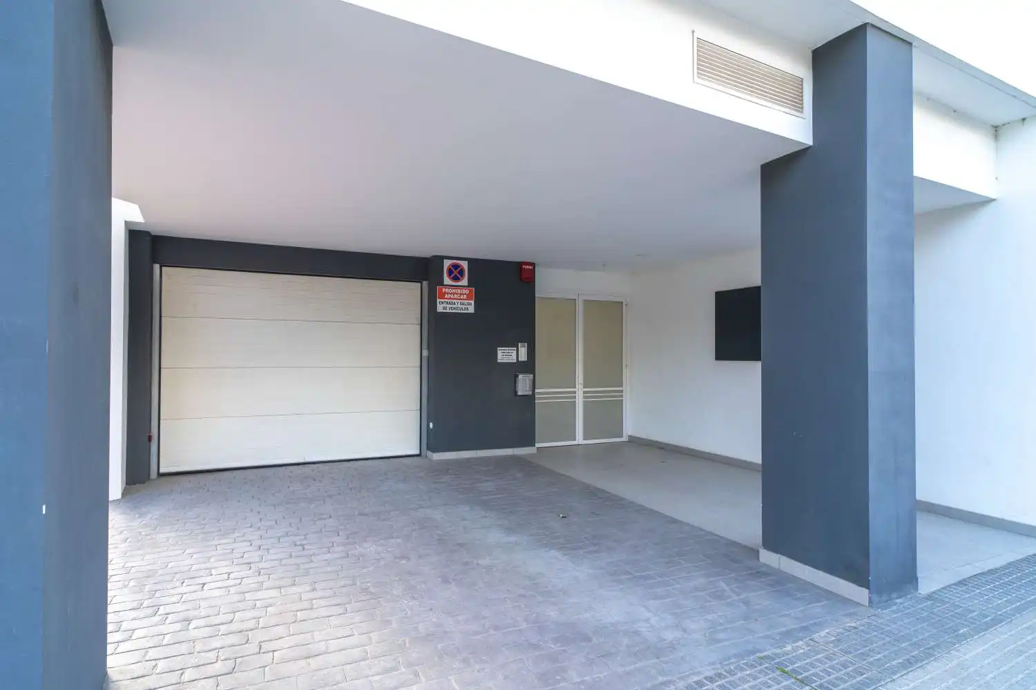 Parkplatz von Wohnungen zum Verkauf in Vélez-Málaga mit Klimaanlage