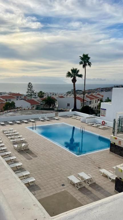 Piscina de Estudi en venda en Adeje amb Moblat i Piscina comunitària