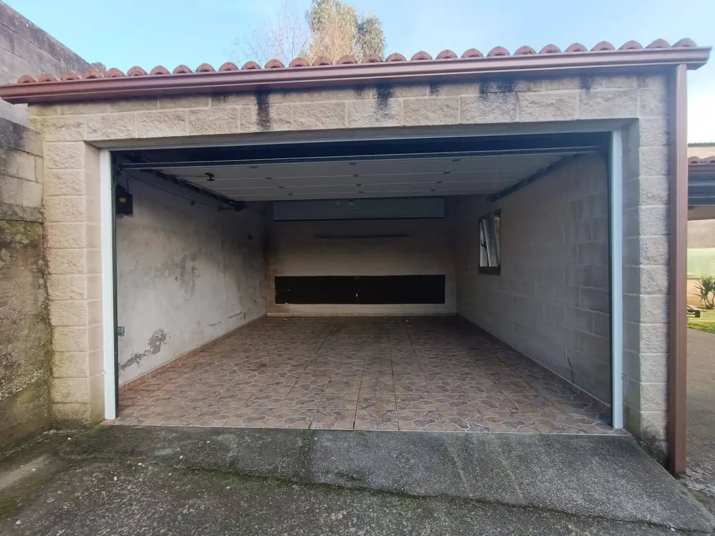 Parkplatz von Wohnung zum Verkauf in Touro mit Privatgarten, Terrasse und Abstellraum