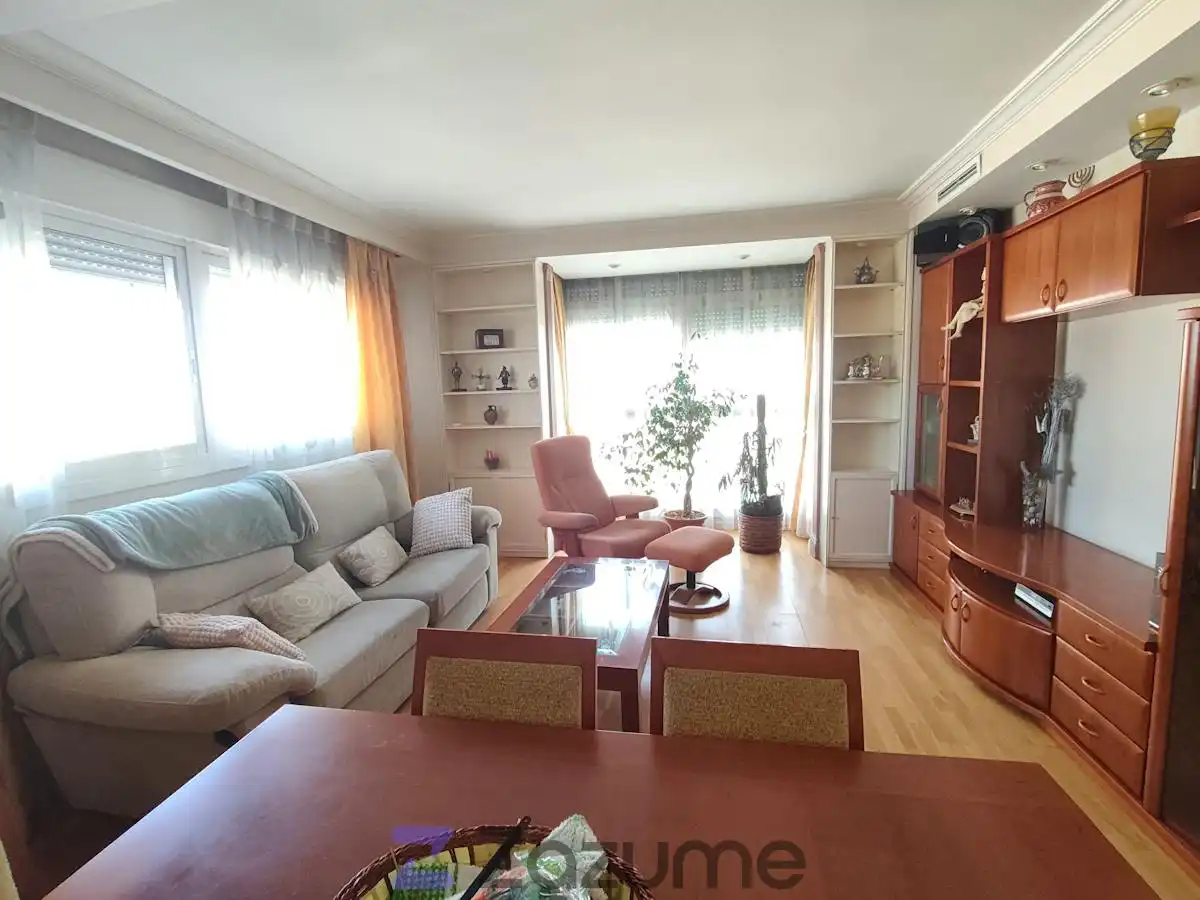 Wohnzimmer von Wohnung zur Miete in Usera