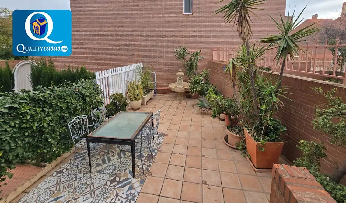 Terrassa de Casa o xalet en venda en Alicante / Alacant amb Aire condicionat, Terrassa i Piscina comunitària