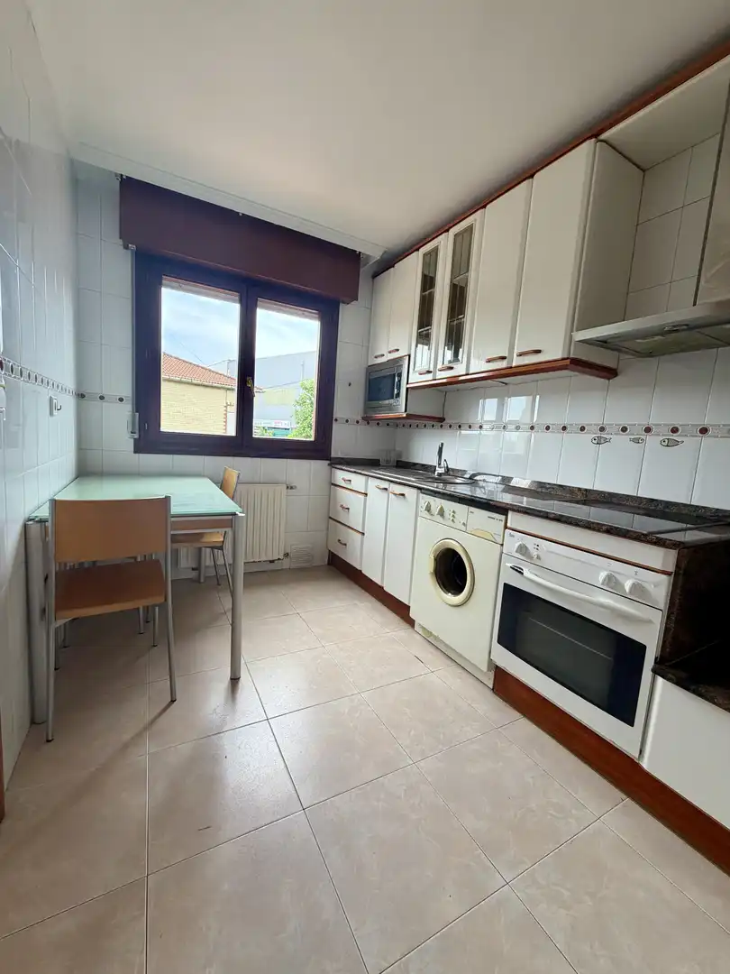 Küche von Einfamilien-Reihenhaus zum Verkauf in Camargo mit Heizung, Privatgarten und Terrasse