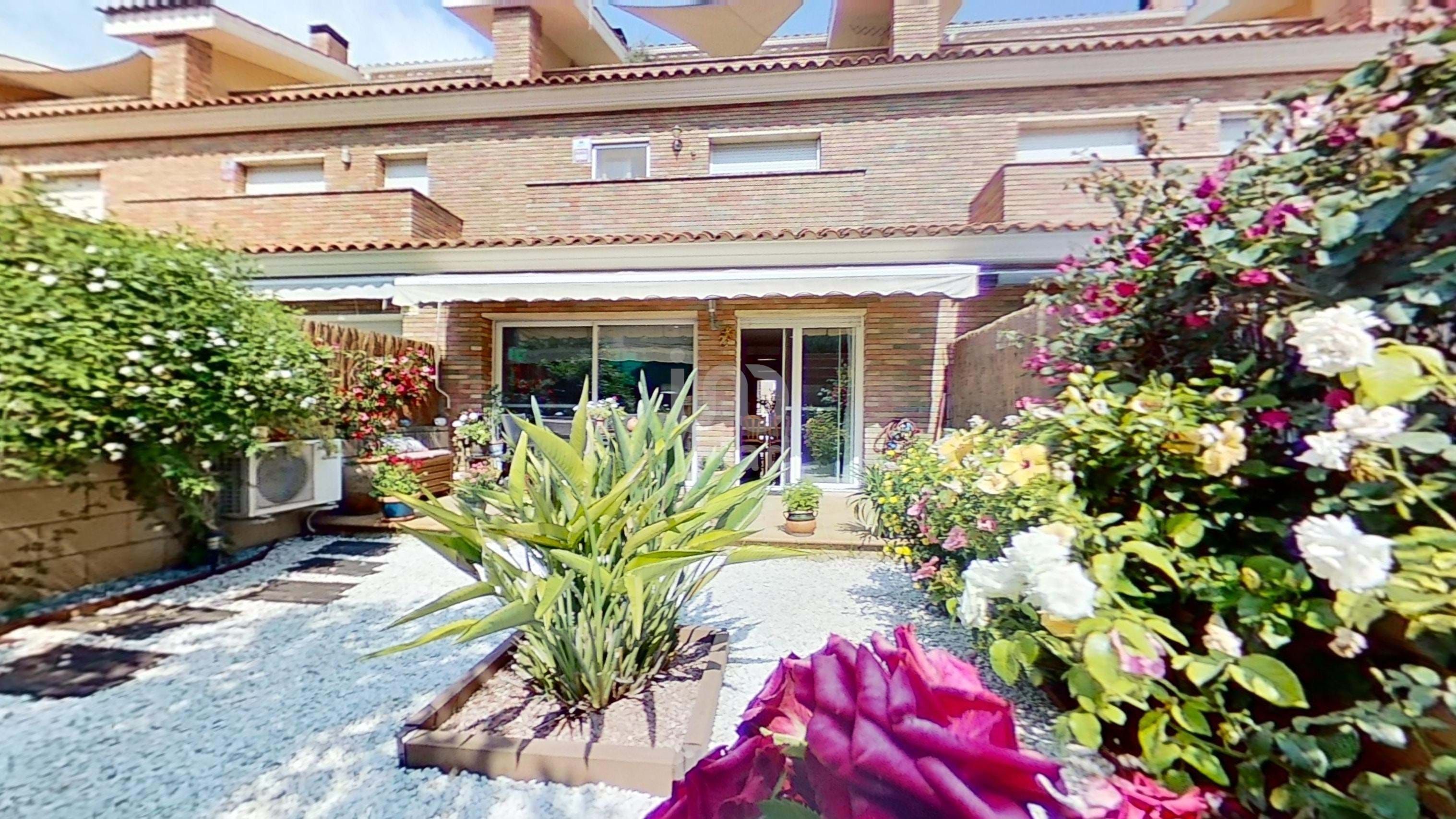 Jardí de Casa o xalet en venda en El Vendrell amb Aire condicionat, Calefacció i Terrassa