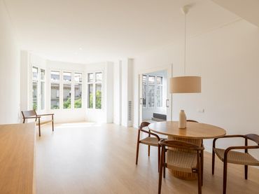Appartamento con piscina in affitto a BALMES