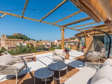 Casa amb jardí en venda a Carrer Alzines