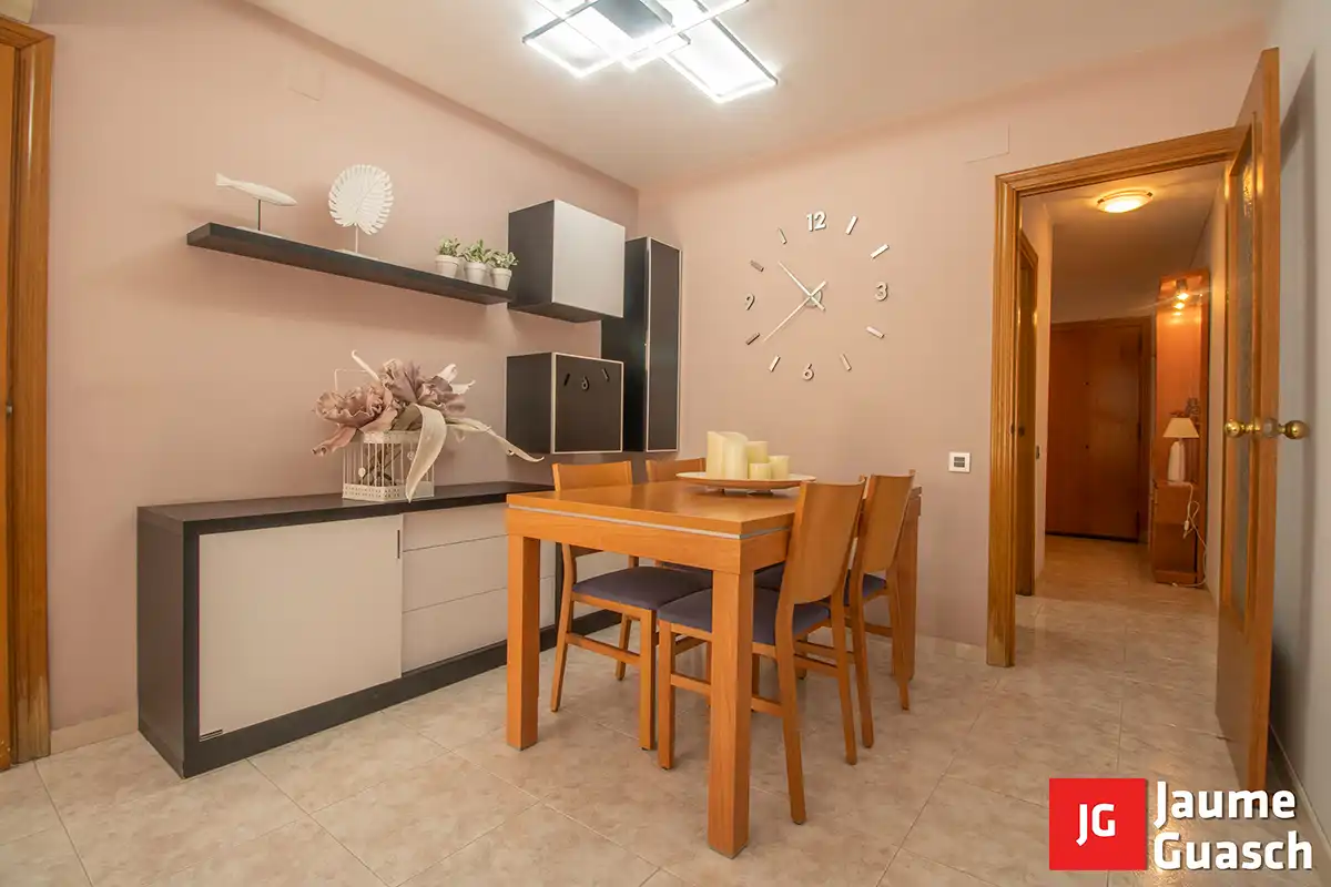 Dining room of Flat for sale in Torredembarra  with Air Conditioner, Heating and Oven