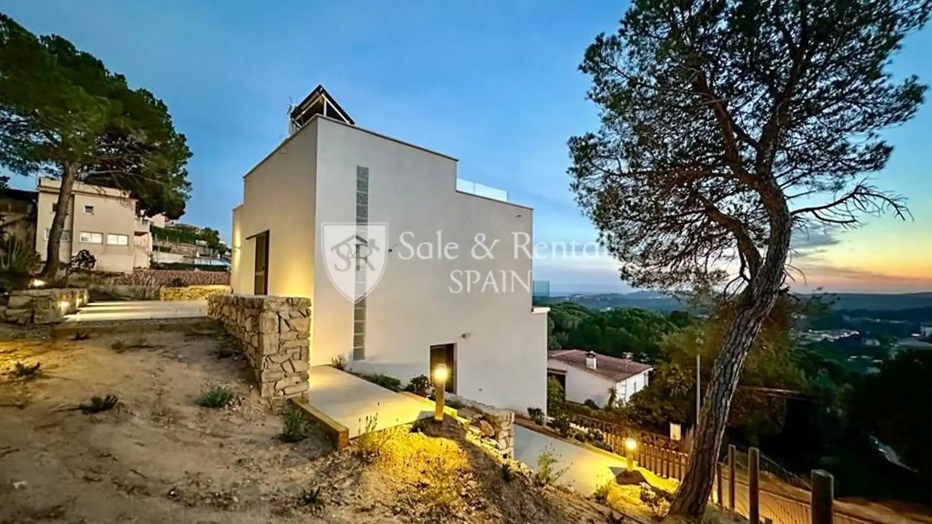 Vista exterior de Casa o xalet en venda en Lloret de Mar amb Aire condicionat, Calefacció i Jardí privat