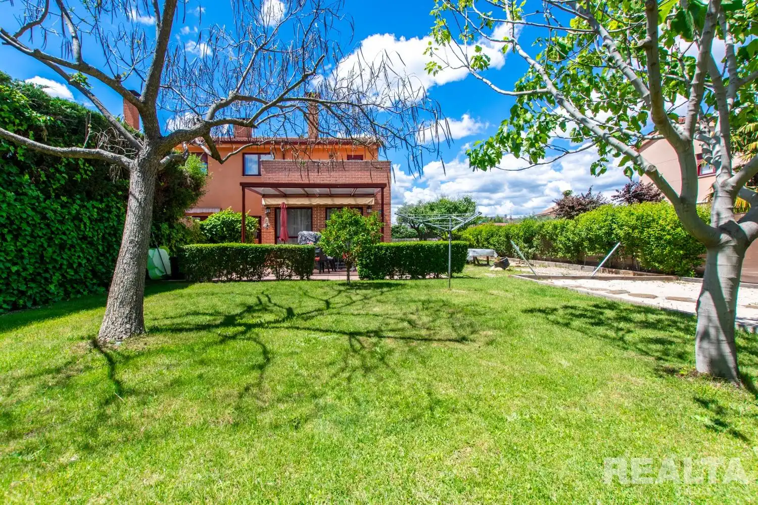 Jardín de Casa adosada en venta en Valdetorres de Jarama