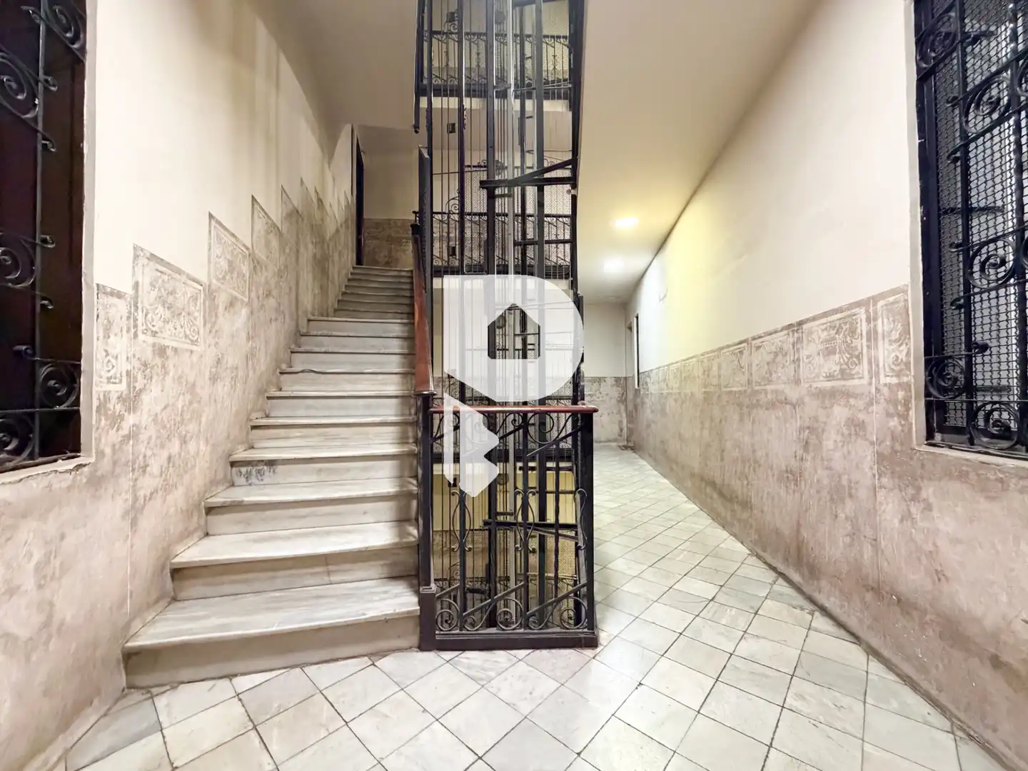 Flat for sale in Barcelona  with Air Conditioner, Heating and Parquet flooring