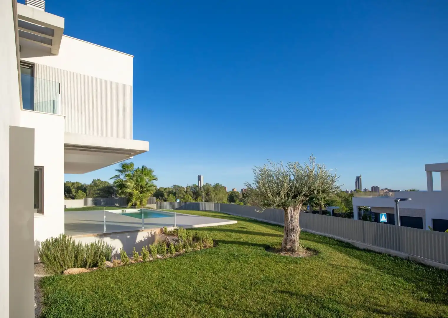 Casa con piscina in vendita a Golf Bahía, imagen 8