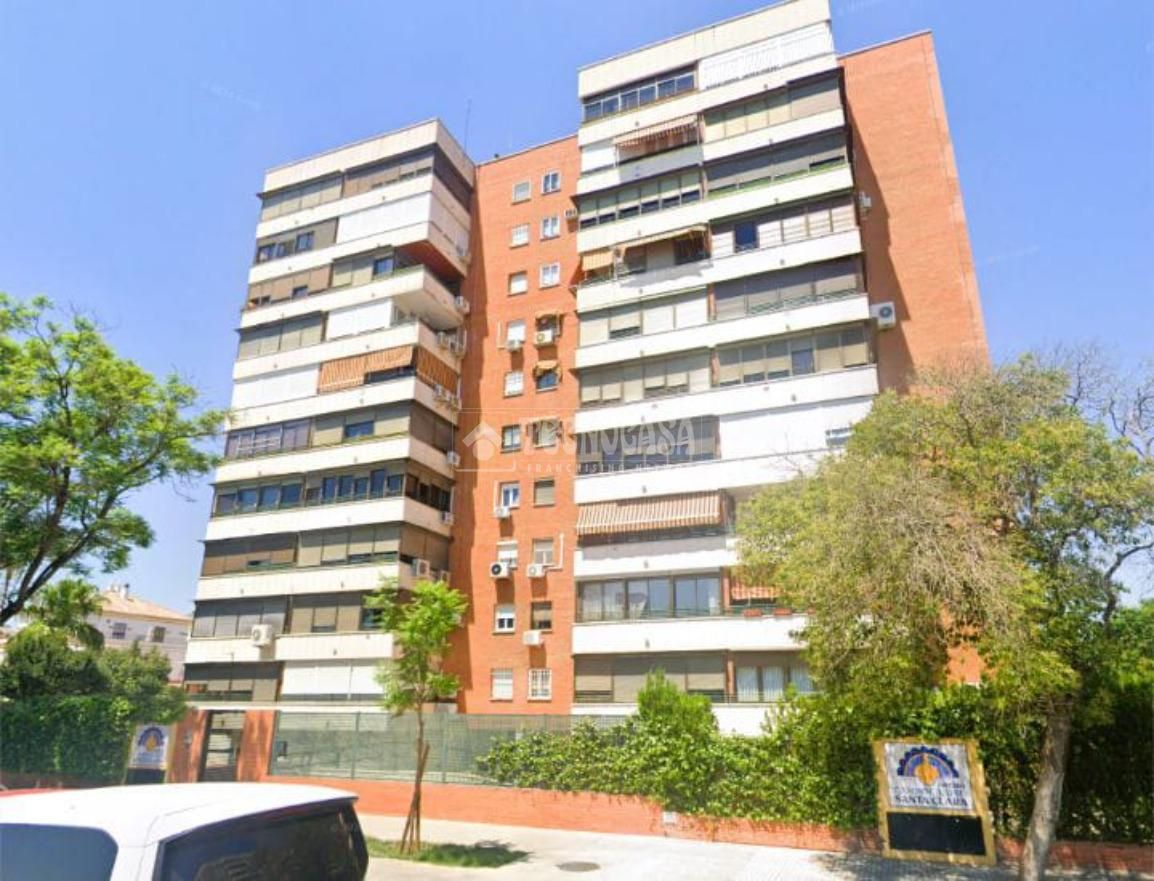 Exterior view of Flat for sale in  Sevilla Capital