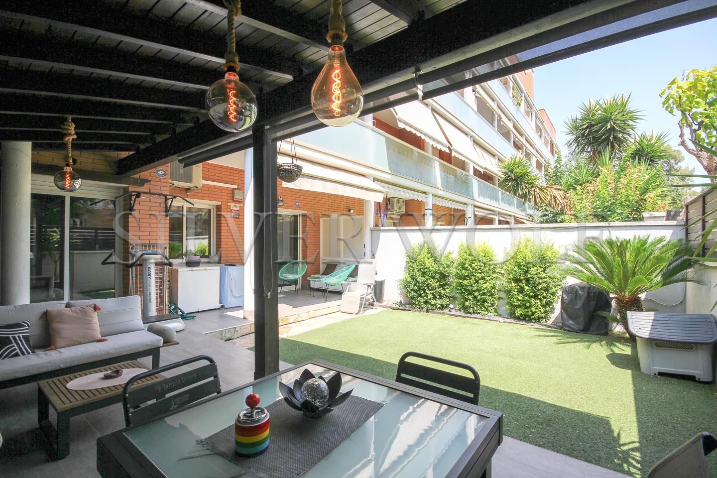 Terrassa de Planta baixa en venda en Molins de Rei amb Aire condicionat, Calefacció i Jardí privat