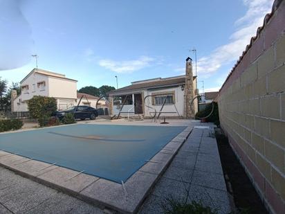 Vista exterior de Casa o xalet en venda en Villamiel de Toledo amb Aire condicionat, Calefacció i Jardí privat