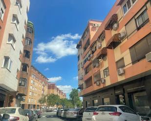 Vista exterior de Pis en venda en  Sevilla Capital amb Traster i Balcó