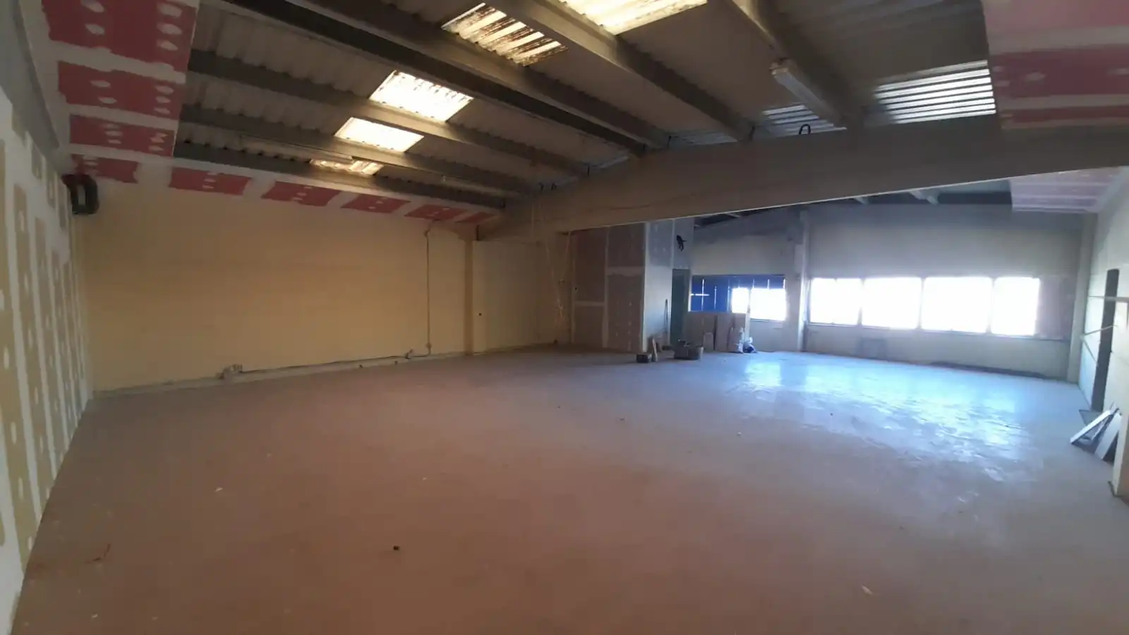 Fabrikhallen zur Miete in Leganés