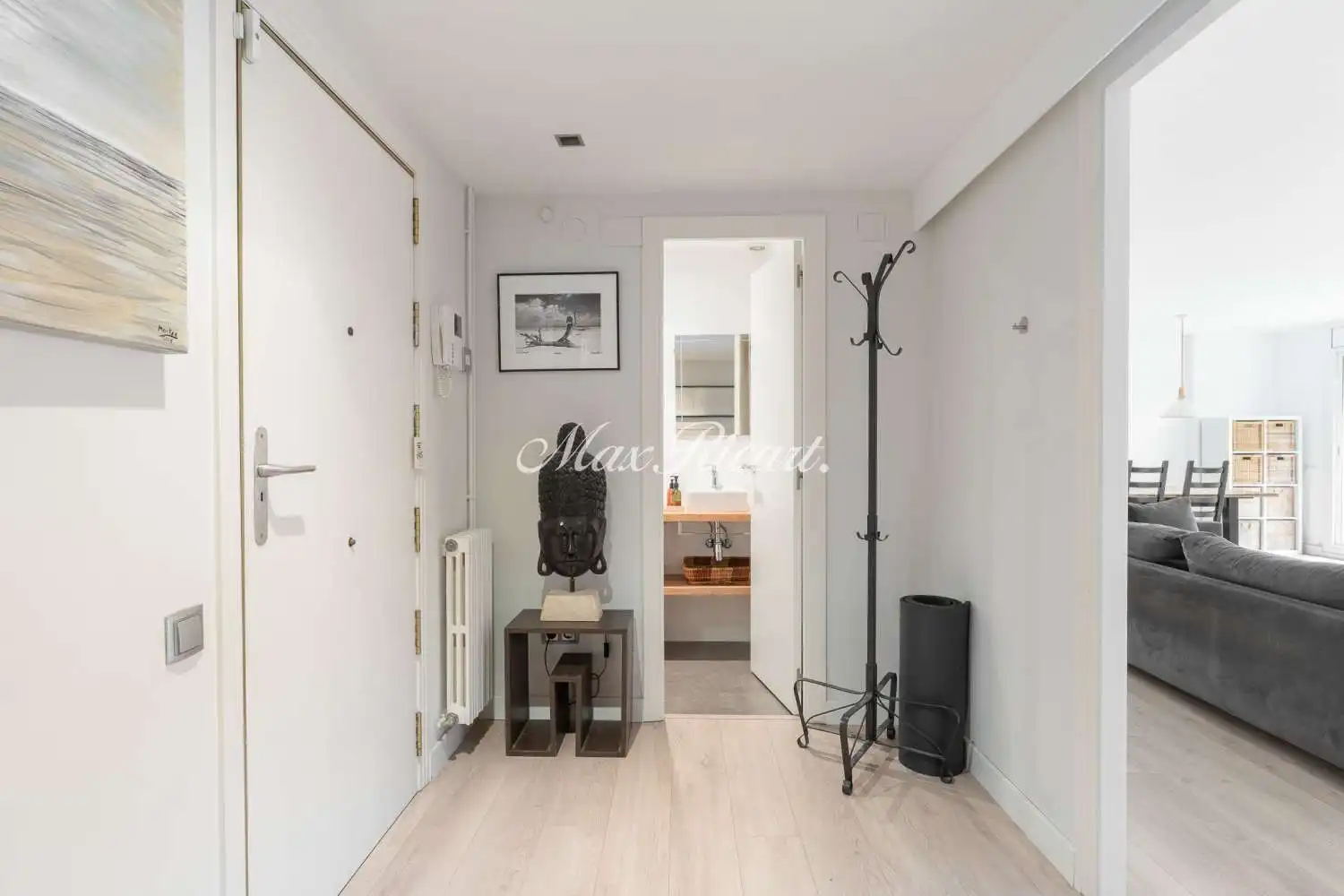 Wohnung zum Verkauf in Barcelona mit Klimaanlage, Heizung und Terrasse