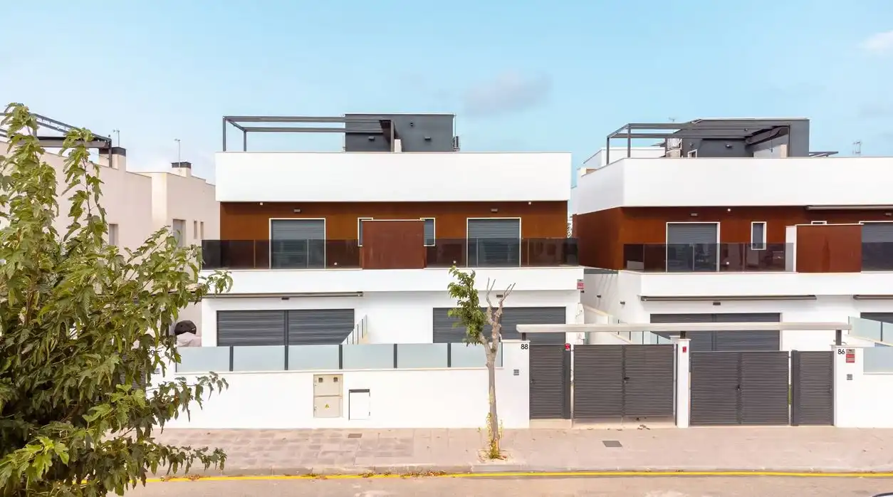Casa adosada en venda a Pilar de la Horadada ciudad