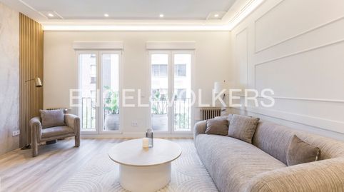 Elegante y luminoso apartamento en Goya con dos balcones., imatge 3