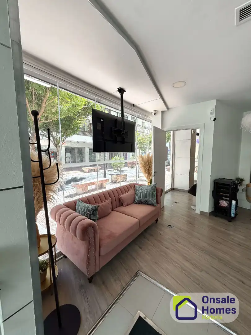 Living room of Commercial properties for transfer in Marbella  with Air Conditioner and Alarm