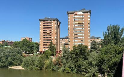 Exterior view of Flat for sale in Valladolid Capital  with Heating, Storage room and Balcony