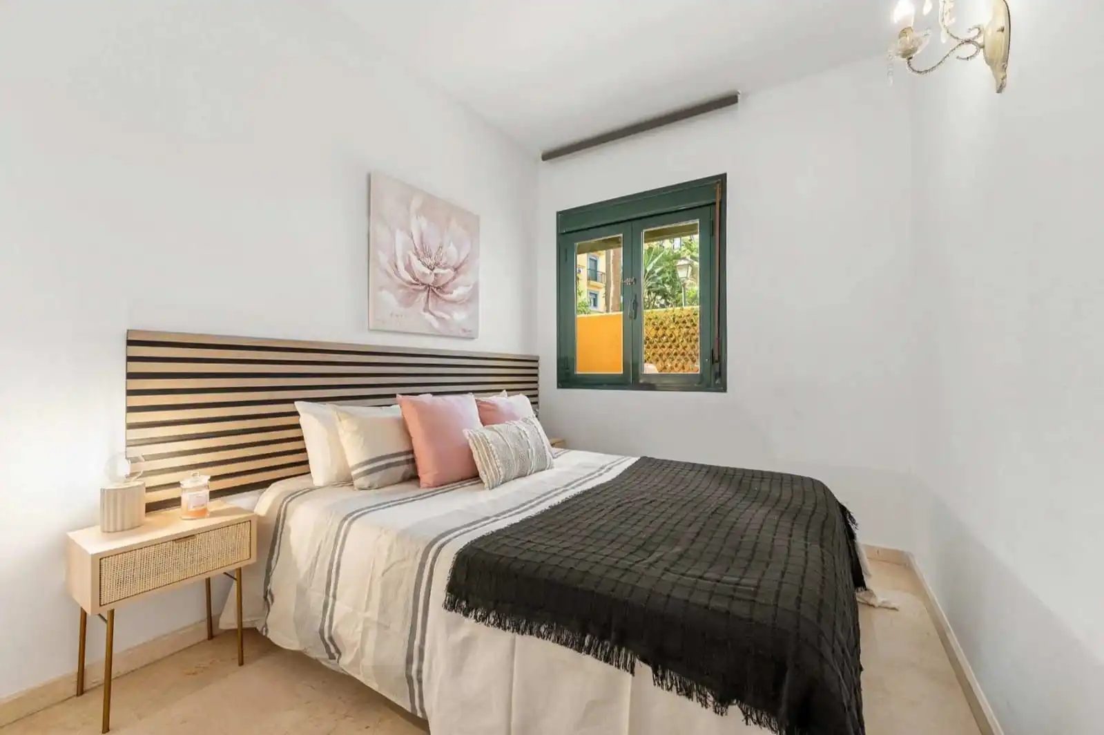 Dormitori de Apartament de lloguer en Marbella amb Aire condicionat, Calefacció i Terrassa