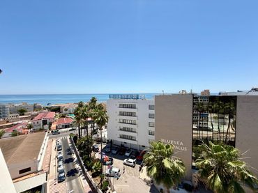 Apartamento con piscina en alquiler en Montemar