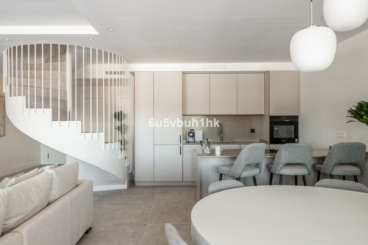 Living room of Apartment for sale in Marbella  with Air Conditioner, Terrace and Storage room
