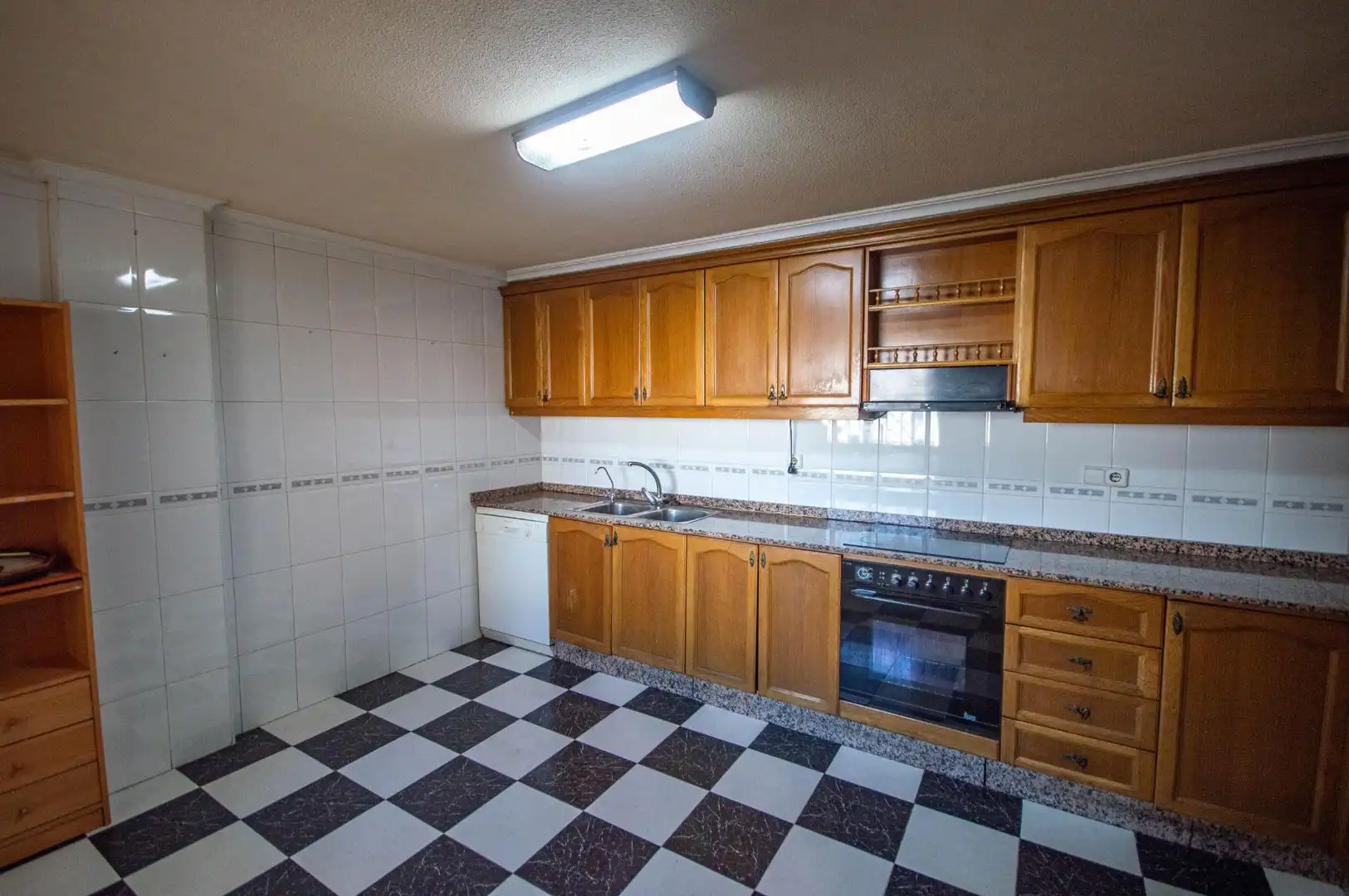 Cocina de Casa adosada en venta en Elda con Aire acondicionado, Terraza y Trastero