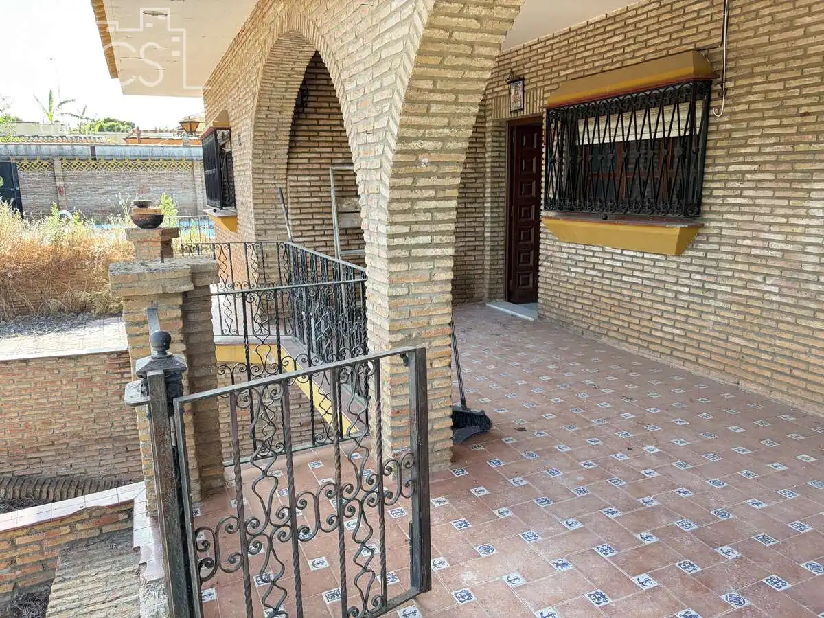 Casa o xalet en venda en Mairena del Alcor amb Aire condicionat, Traster i Piscina