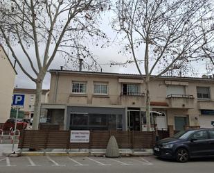 Vista exterior de Casa adosada en venda en Vilafranca del Penedès amb Calefacció