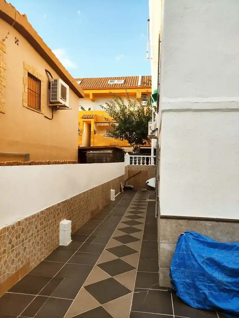 Vista exterior de Casa o chalet en venta en Oropesa del Mar / Orpesa con Aire acondicionado, Jardín privado y Trastero
