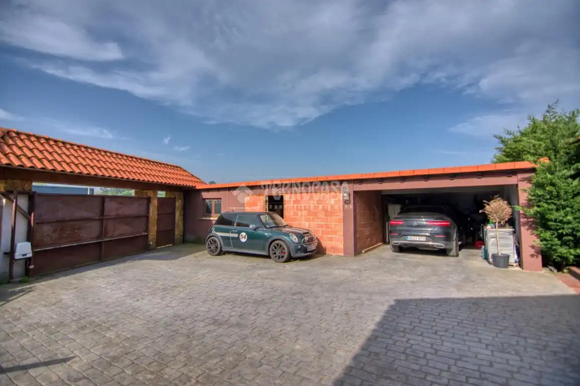 Parking of Houses for sale in Polanco  with Swimming Pool