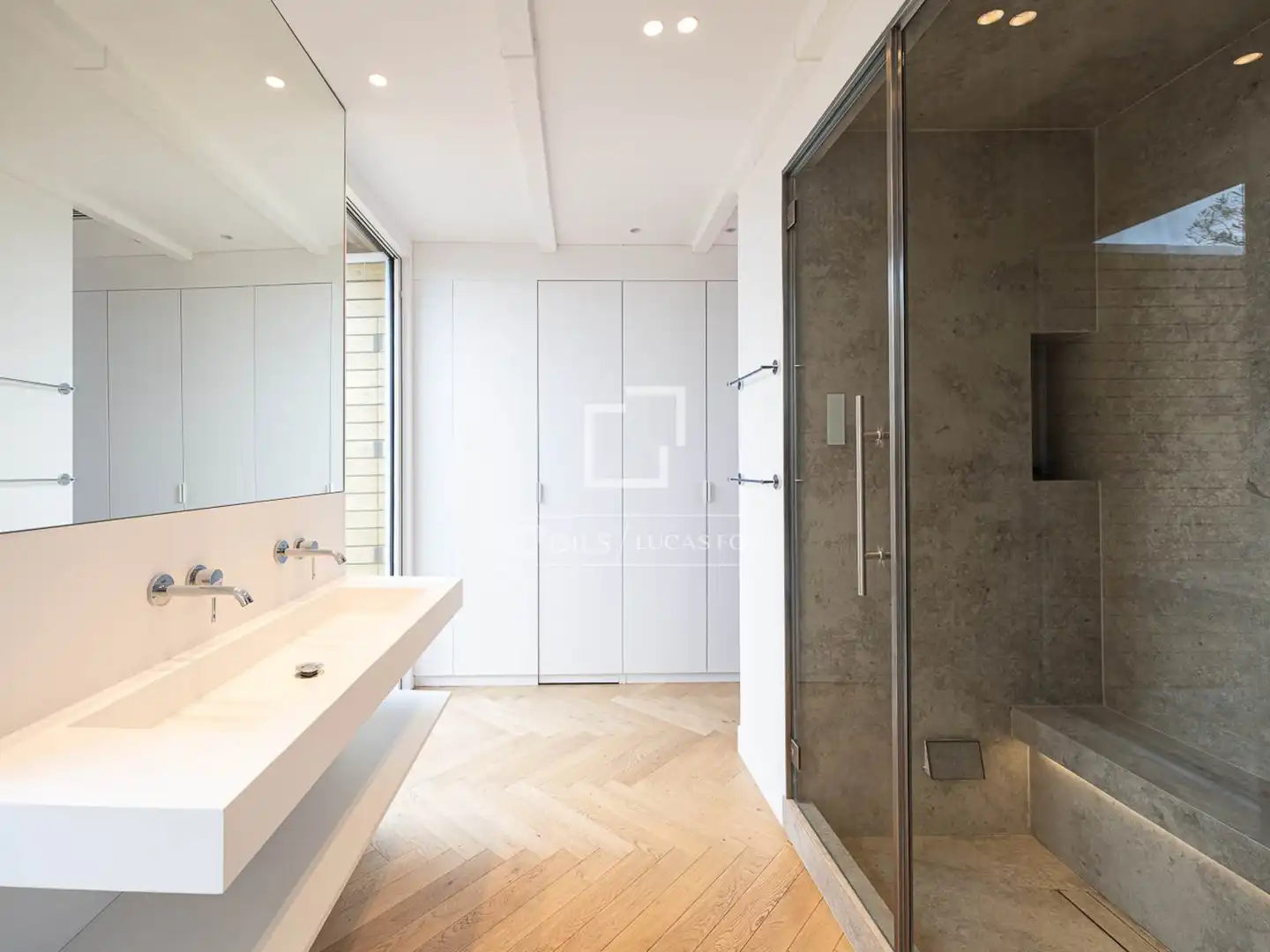 Badezimmer von Dachboden zum Verkauf in Barcelona mit Klimaanlage, Terrasse und Balkon
