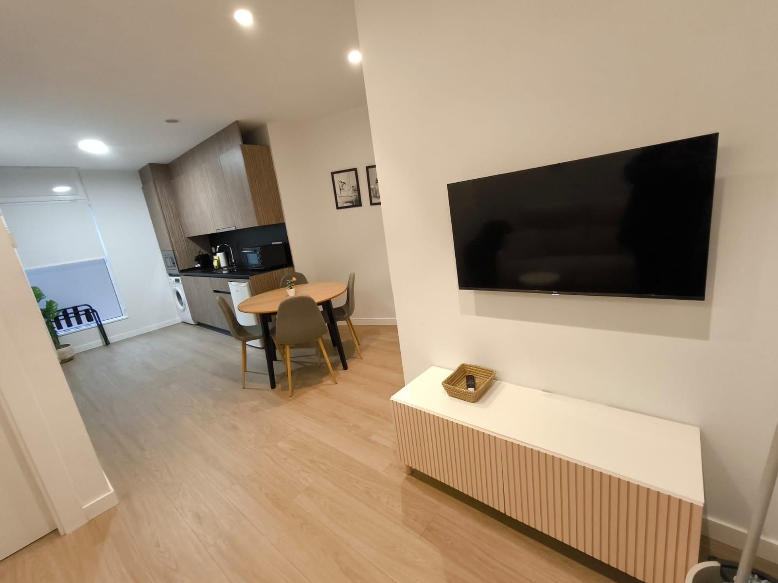 Sala d'estar de Pis de lloguer en León Capital  amb Terrassa i Moblat