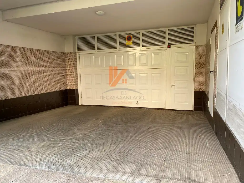 Parking de Garaje de alquiler en Santiago de Compostela 
