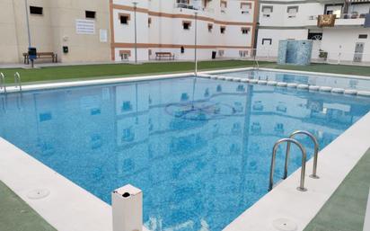 Piscina de Pis en venda en San Vicente del Raspeig / Sant Vicent del Raspeig amb Aire condicionat i Terrassa