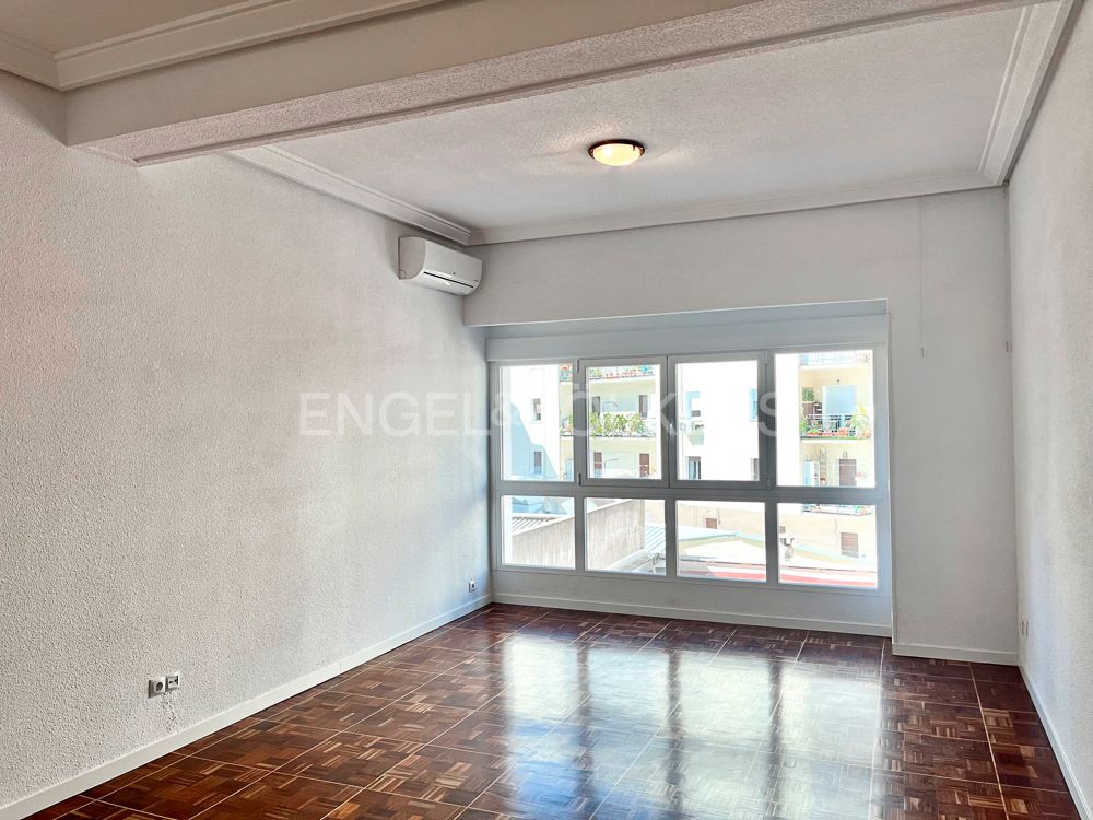 Exterior view of Apartment to rent in  Madrid Capital  with Heating and Parquet flooring