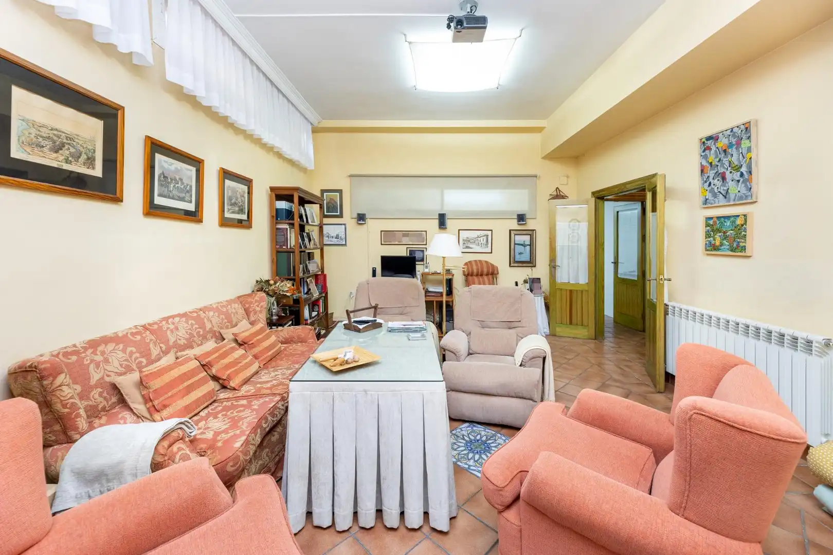 Sala d'estar de Casa adosada en venda en Granada amb Aire condicionat, Calefacció i Jardí privat