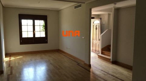 Photo 3 of Single-family semi-detached for sale in Calle Alhelí, El Brillante -El Naranjo - El Tablero, Córdoba Capital