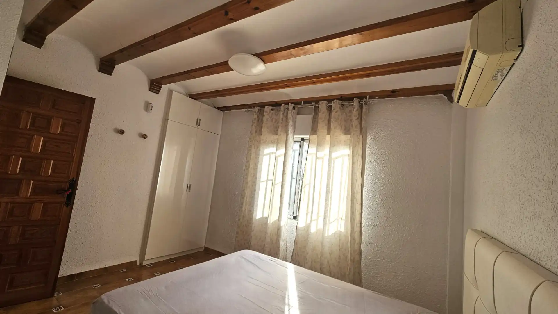 Dormitori de Casa o xalet en venda en Torrent amb Aire condicionat, Terrassa i Piscina