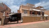 Vista exterior de Casa o xalet en venda en Orihuela amb Aire condicionat, Terrassa i Traster