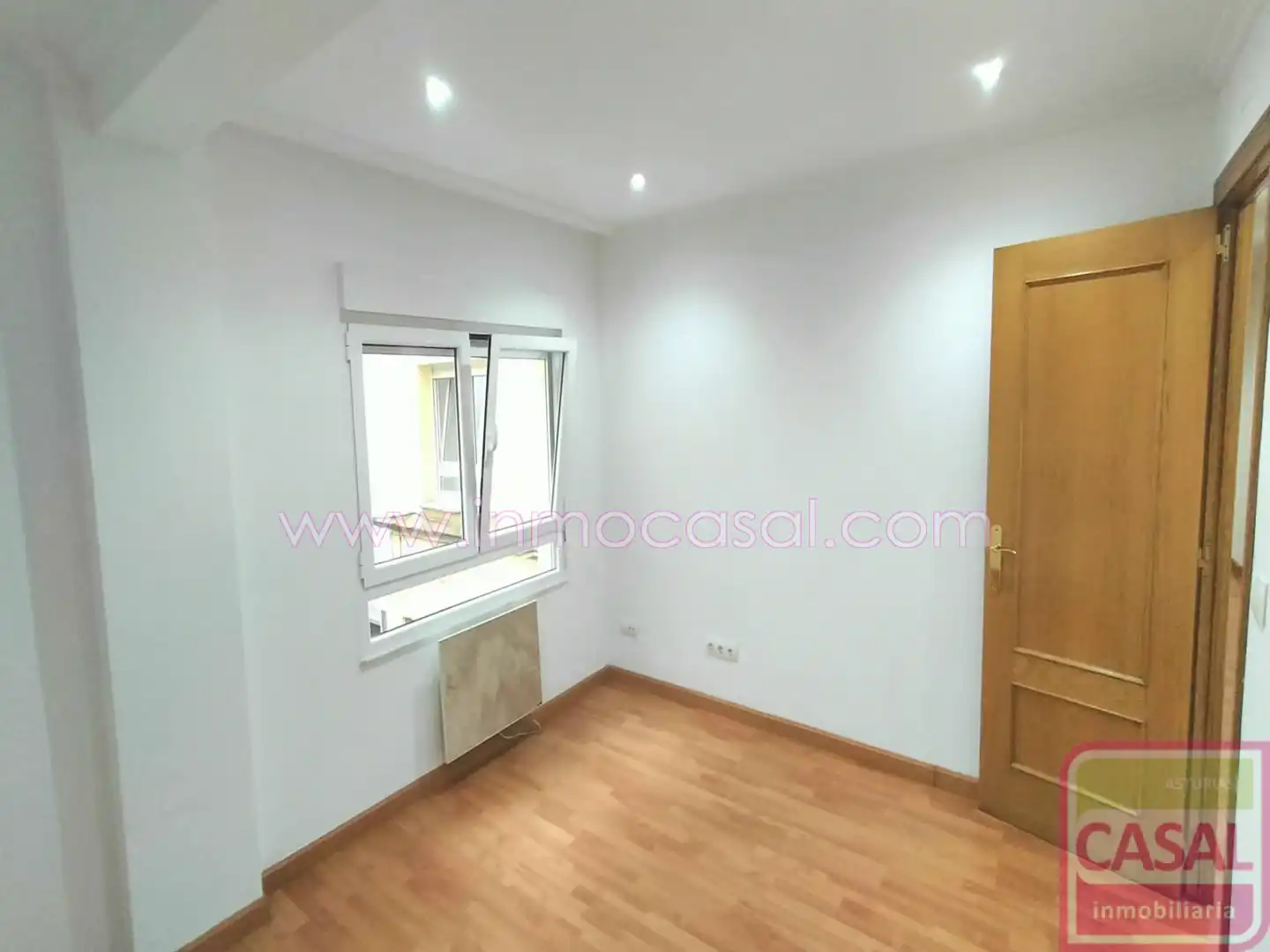 Habitación de Piso en venta en Proaza con Calefacción