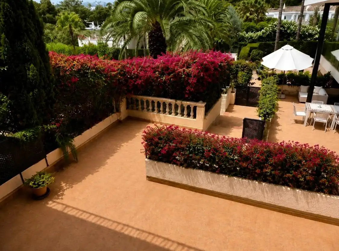 Terrasse von Maisonette zum Verkauf in Calvià mit Klimaanlage, Heizung und Privatgarten