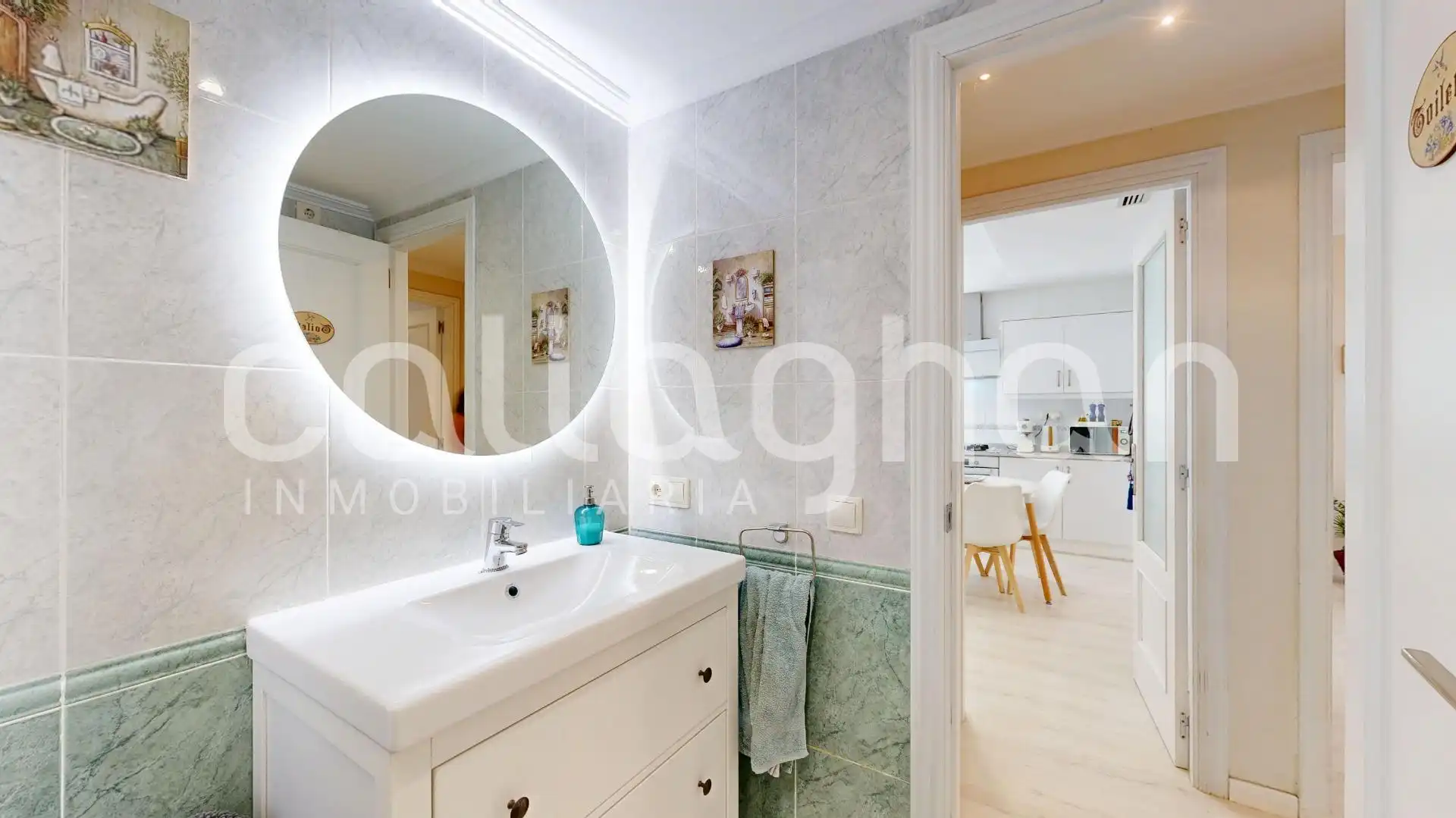 Bathroom of Ground floor for sale in Valencia  with Air Conditioner, Private garden and Storage room