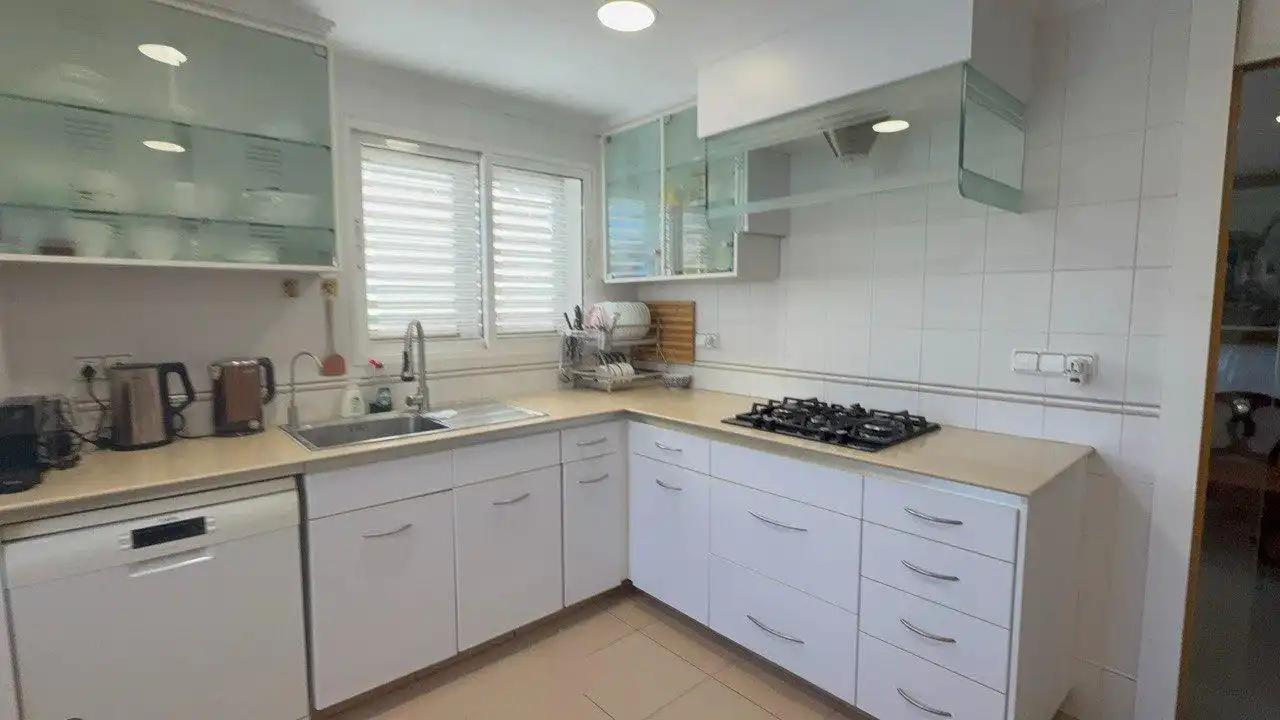 Cocina de Casa o chalet en venta en L'Eliana con Aire acondicionado, Calefacción y Jardín privado