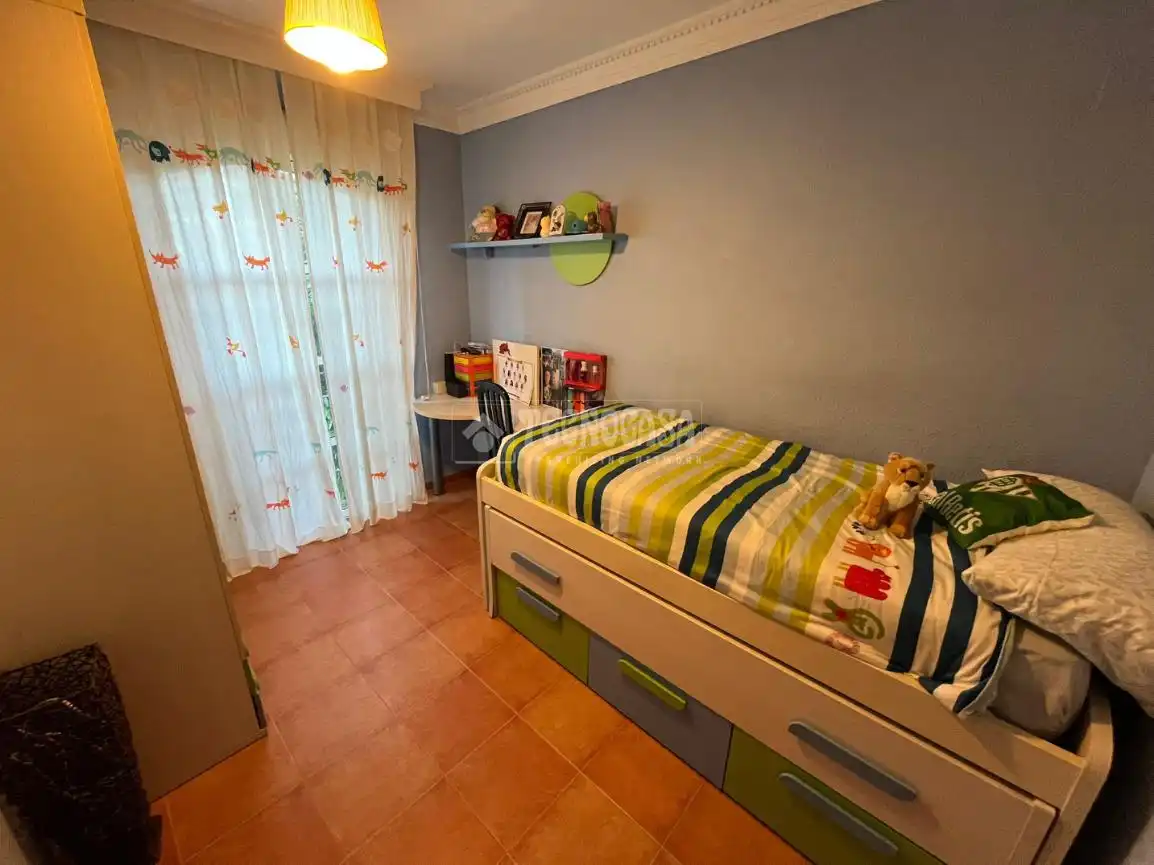 Habitación de Casa adosada en venta en Dos Hermanas con Terraza