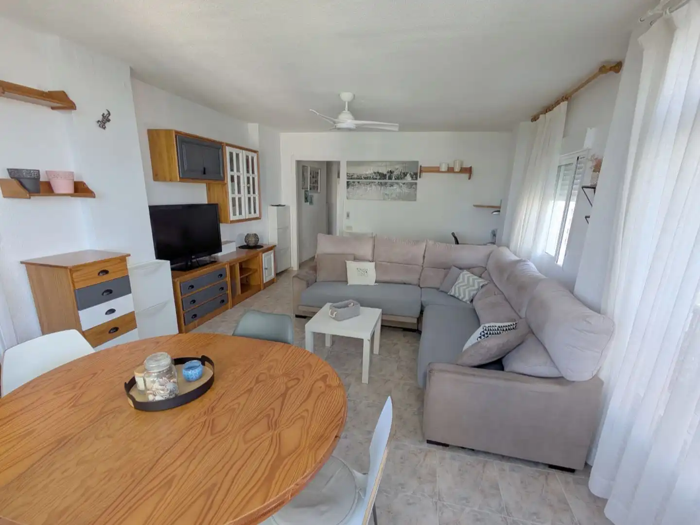 Sala de estar de Apartamento de alquiler en Benicasim / Benicàssim con Calefacción, Trastero y Amueblado