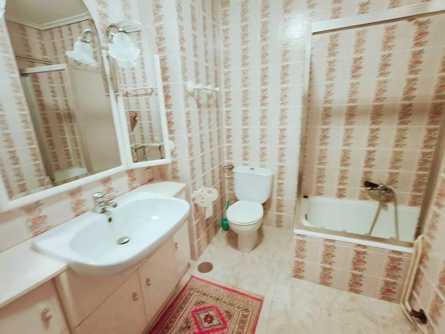 Baño de Piso en venta en Vigo  con Calefacción y Terraza