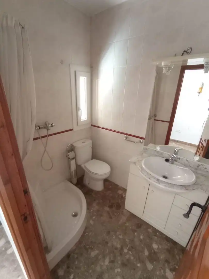 Bany de Casa o xalet en venda en Cáceres amb Aire condicionat, Calefacció i Jardí privat
