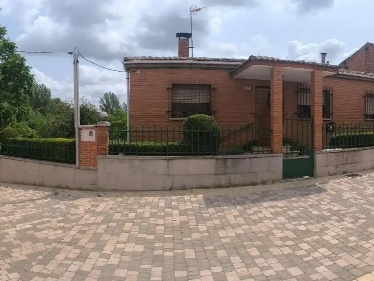 Exterior view of Flat for sale in Hijes  with Private garden, Storage room and Swimming Pool